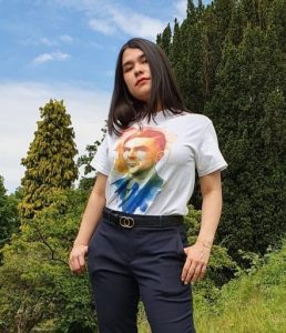 Student wearing T-Shirt with Alan Turing's face printed on it